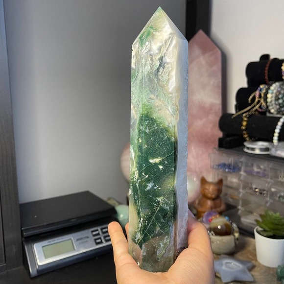 Moss Agate Tower - Picture 1 of 6